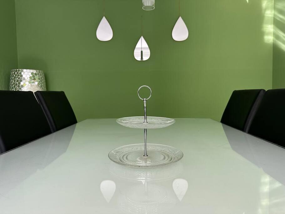 Villa Outlet Center House, Pool-Jacuzzi-Garden-Sundeck Parndorf Esterno foto