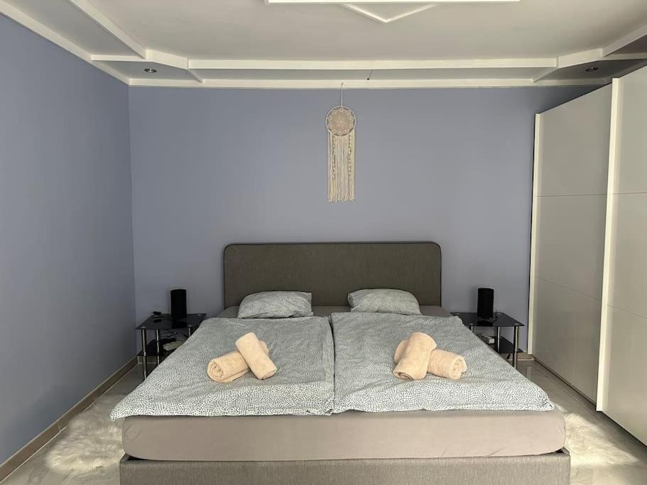 Villa Outlet Center House, Pool-Jacuzzi-Garden-Sundeck Parndorf Esterno foto
