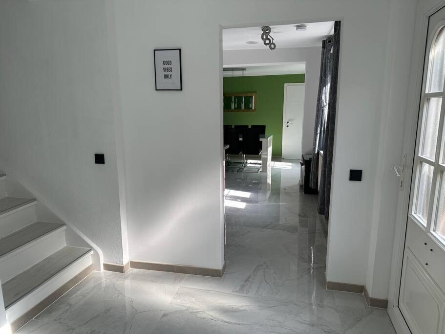Villa Outlet Center House, Pool-Jacuzzi-Garden-Sundeck Parndorf Esterno foto